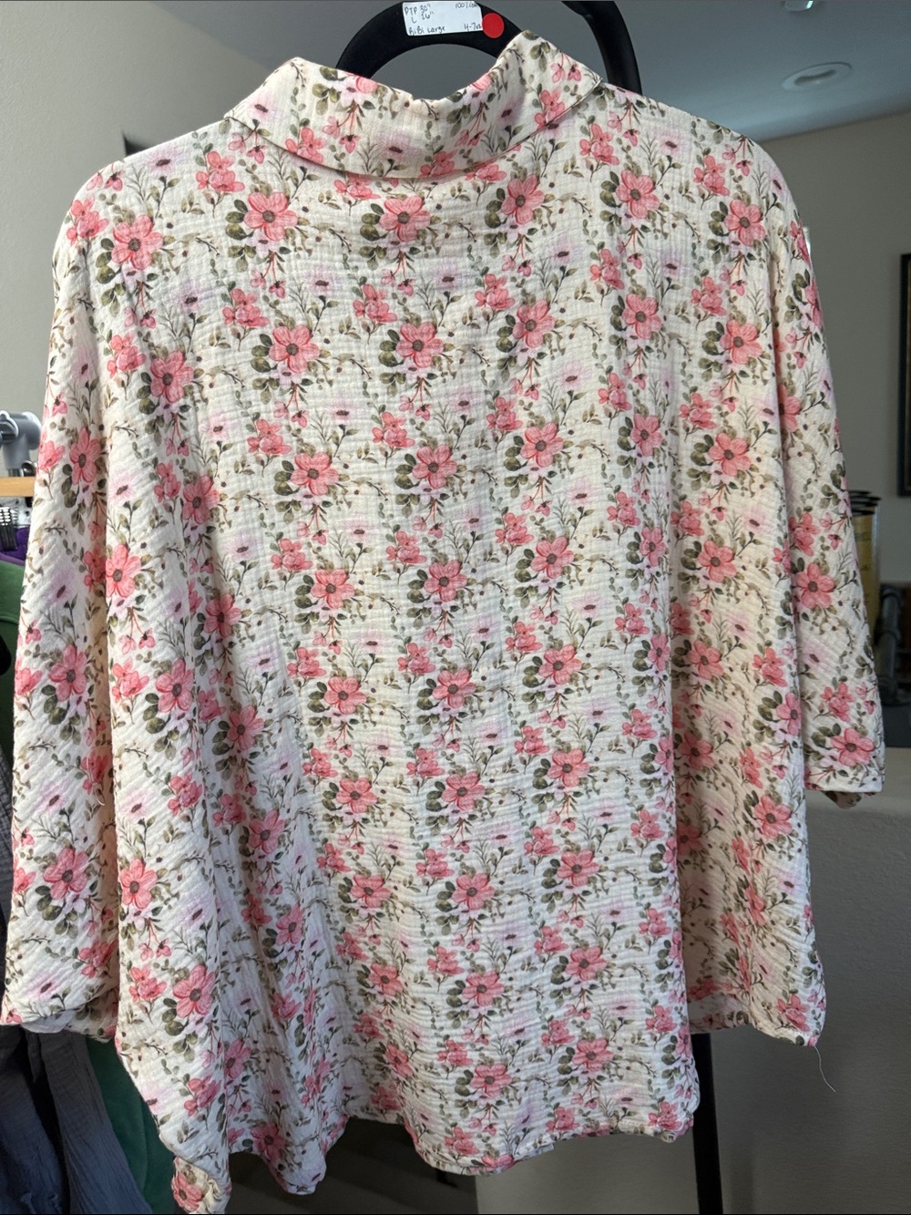 BiBi Floral Button-Up Blouse in Pink and Cream - Picture 4 of 4